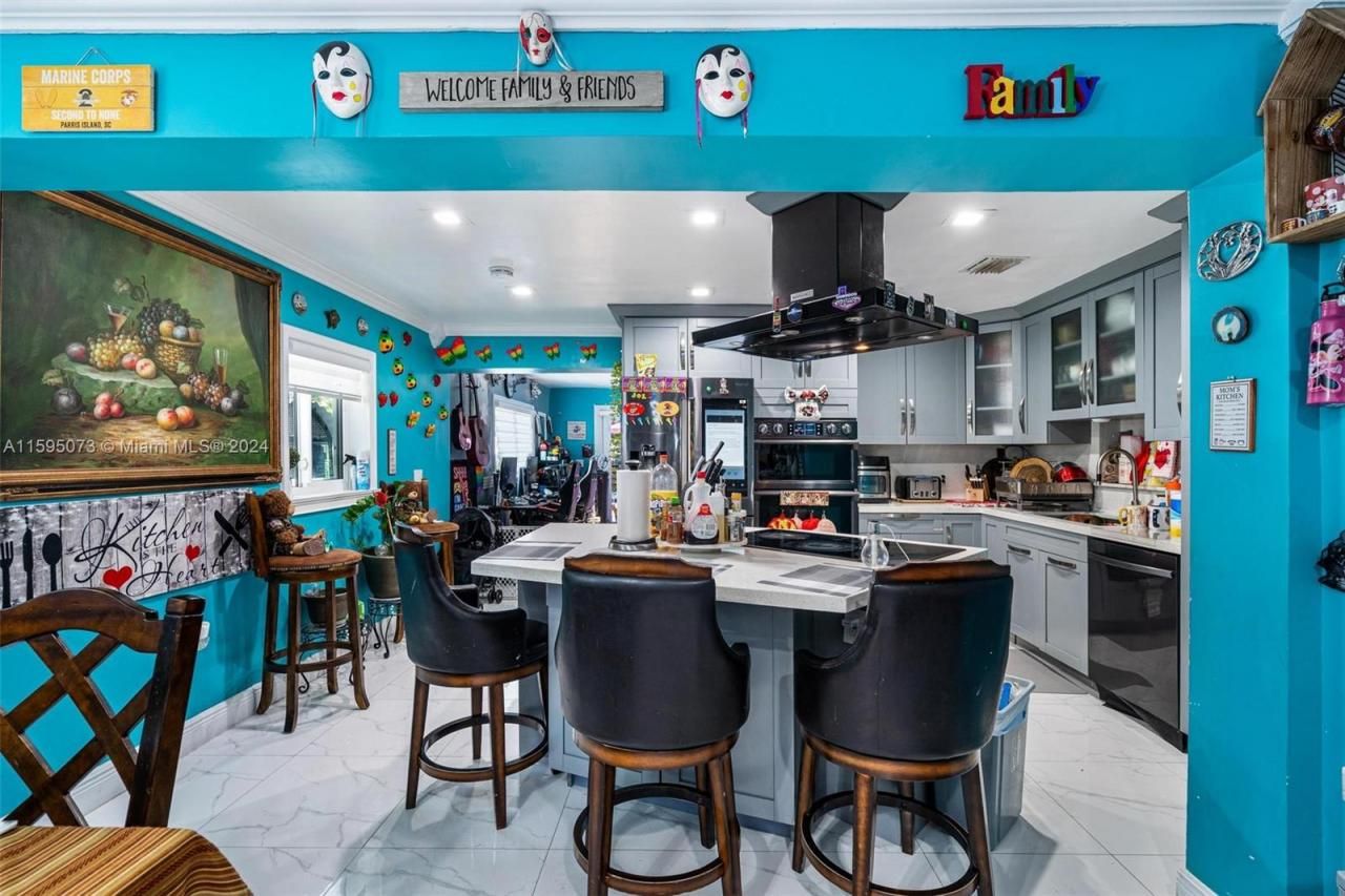 1651 NW 111th St, Miami, FL 33167 Photo