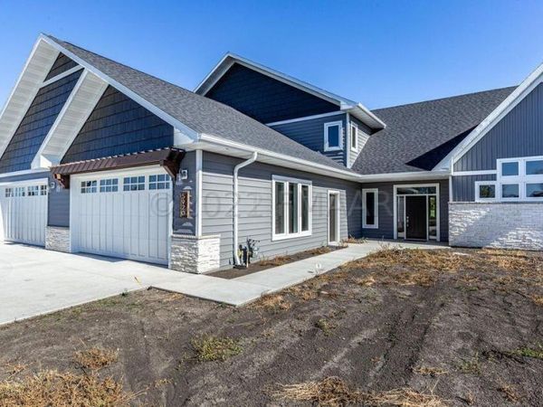 5840 31 Street S, Fargo, ND 58104