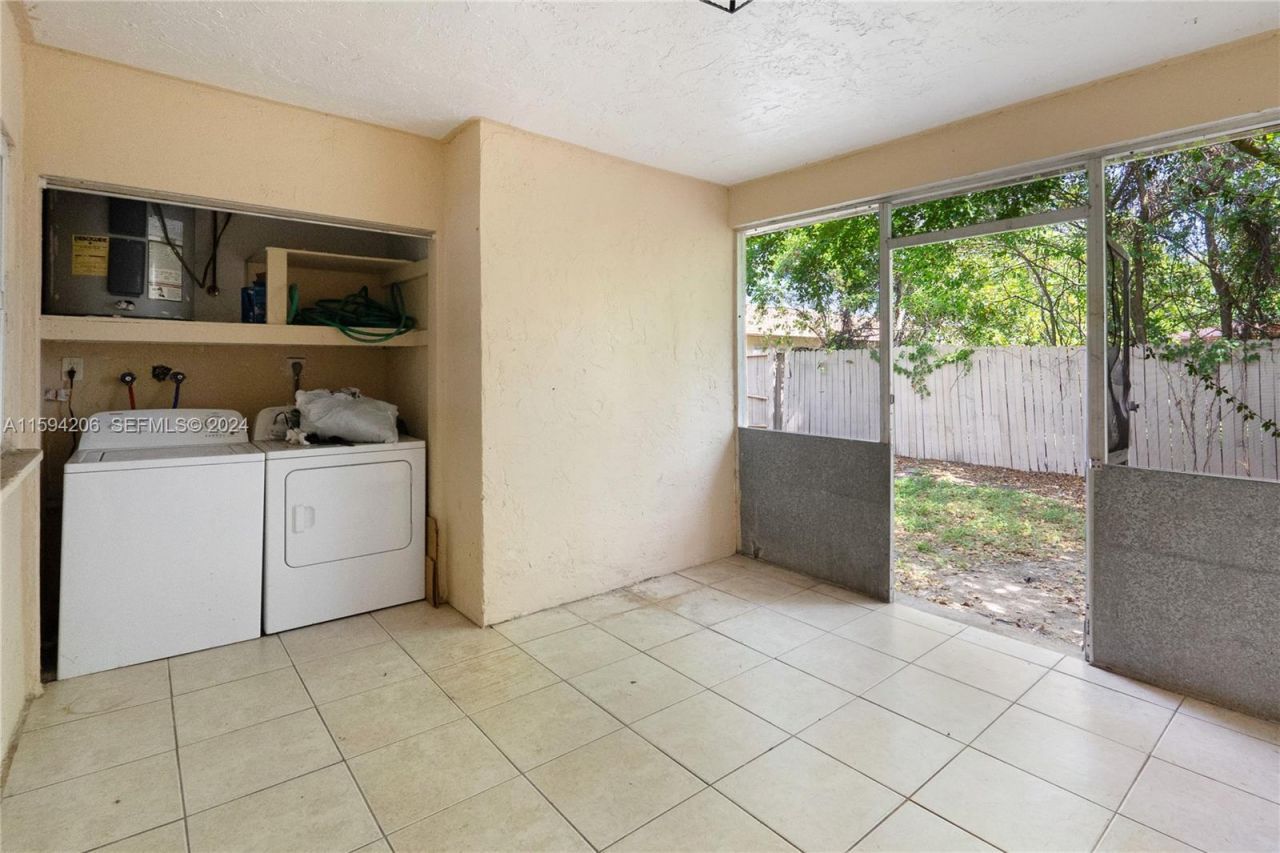 1440 NW 20th St, Unit B, Fort Lauderdale, FL 33311 Photo