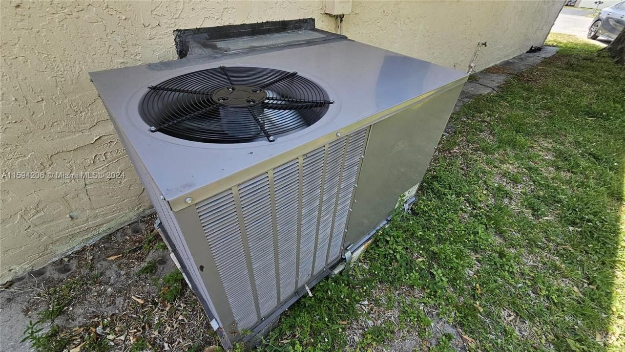 1440 NW 20th St, Unit B, Fort Lauderdale, FL 33311 Photo