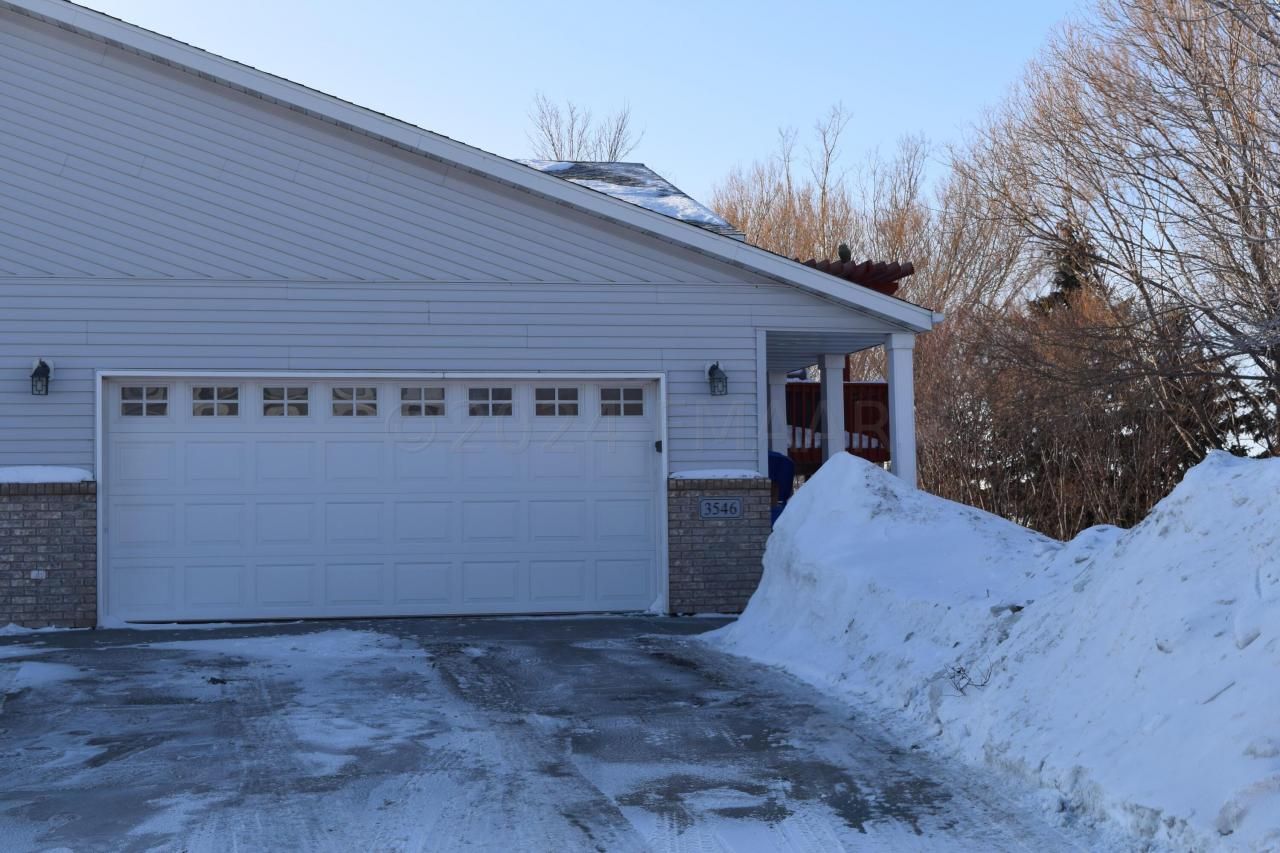 3546 43 Avenue S, Fargo, ND 58104 Main Photo