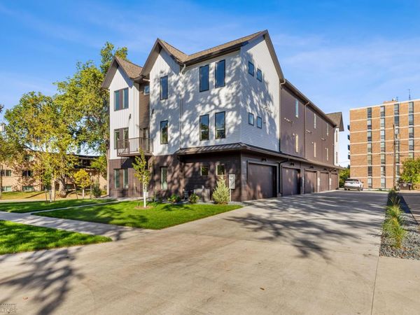 502 8th Street S, Unit 5, Fargo, ND 58103