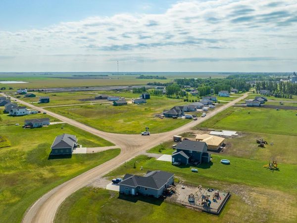 707 LORRAINE Way, Colfax, ND 58018