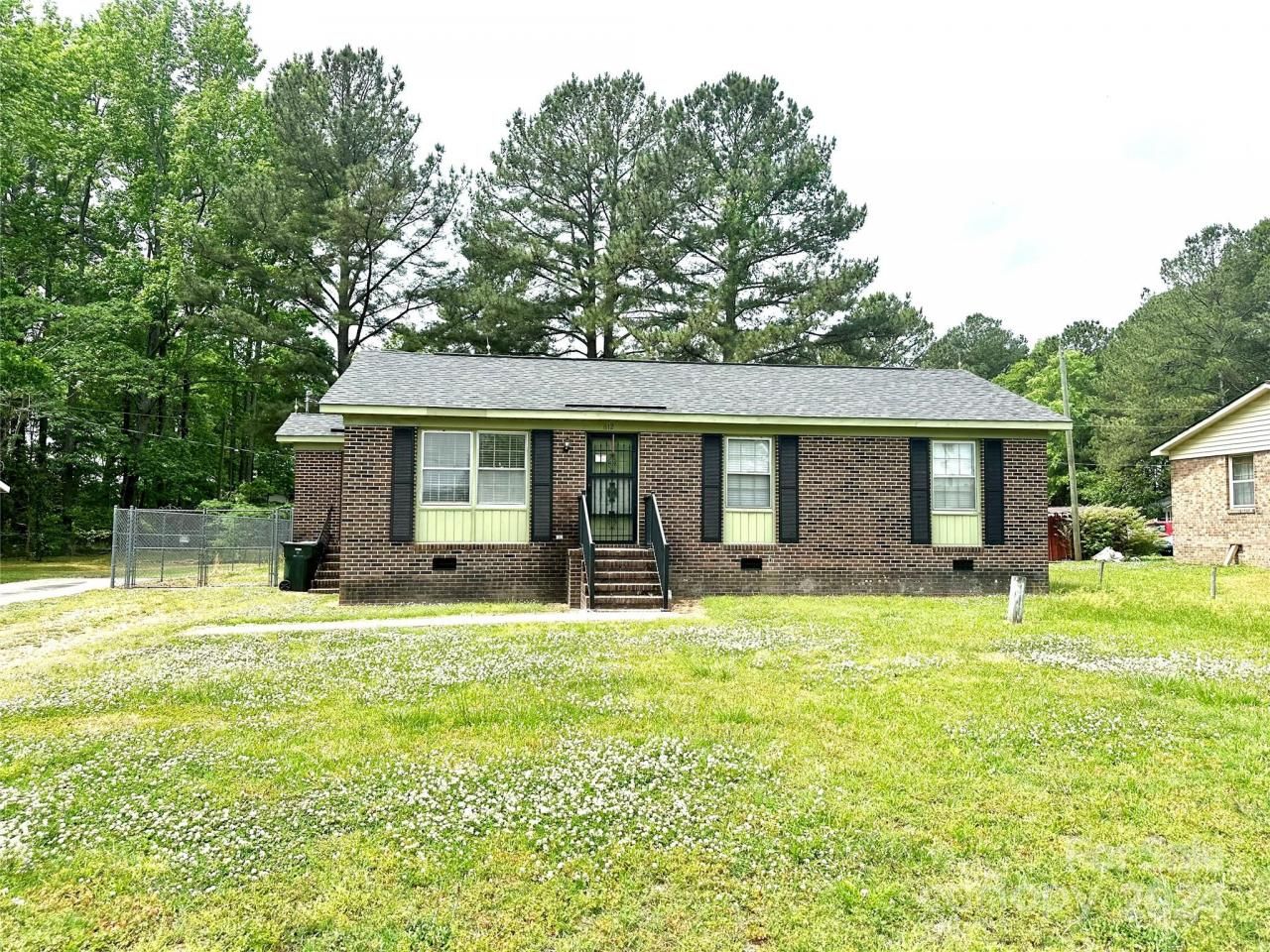 612 Dr Martin Luther King Jr Avenue, Enfield, NC 27823 Main Photo