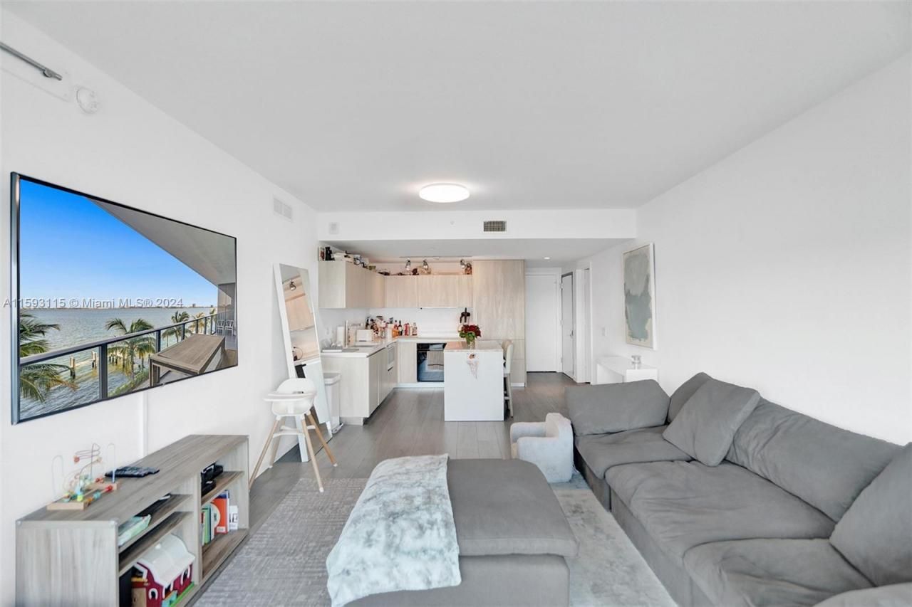 3131 NE 7th Ave, Unit 304, Miami, FL 33137 Photo