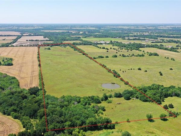 2516 County Road 1017, Wolfe City, TX 75423