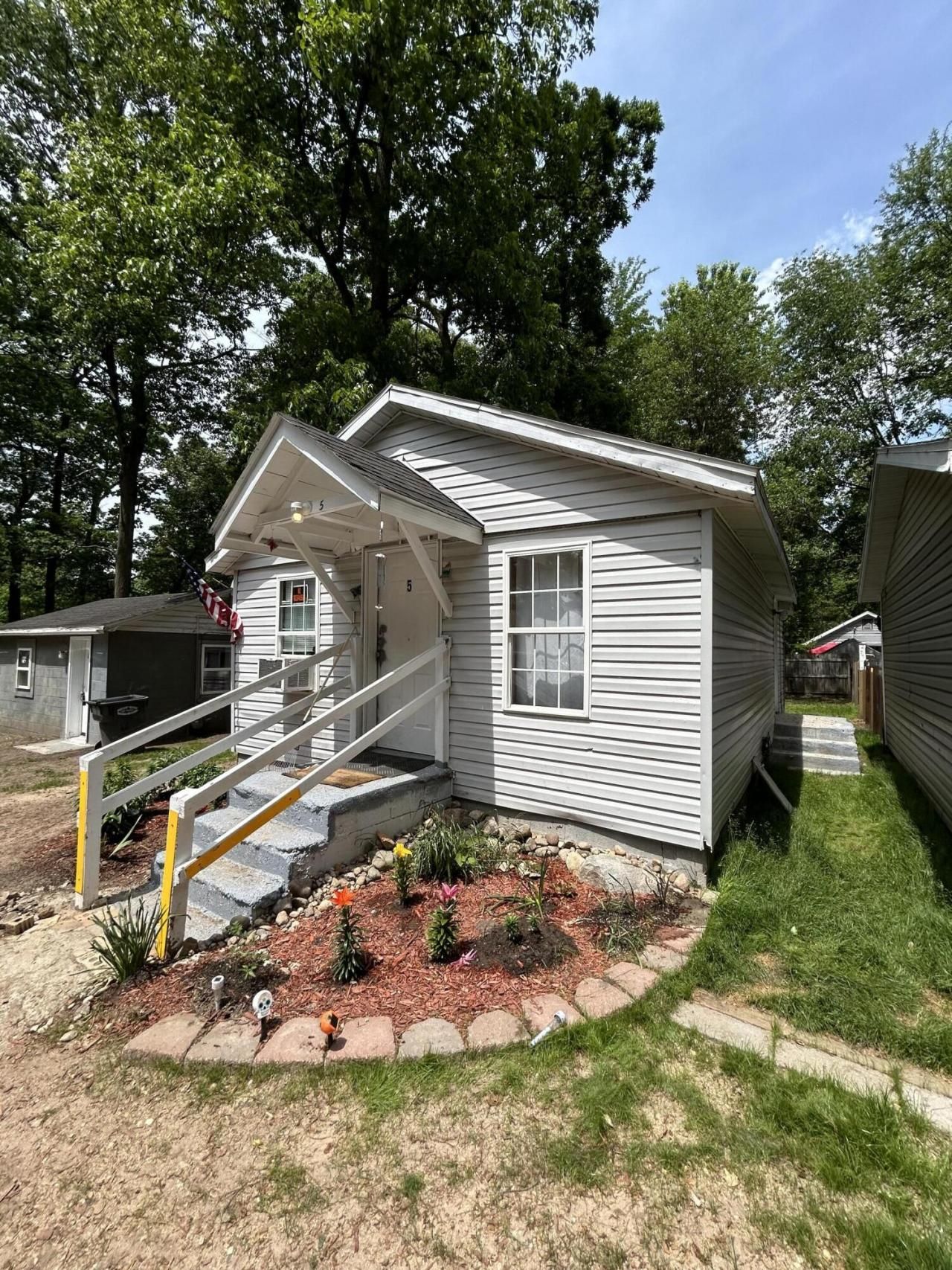 66476 Oak Street, Dowagiac, MI 49047 Main Photo