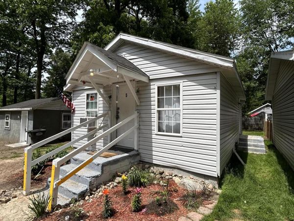 66476 Oak Street, Dowagiac, MI 49047