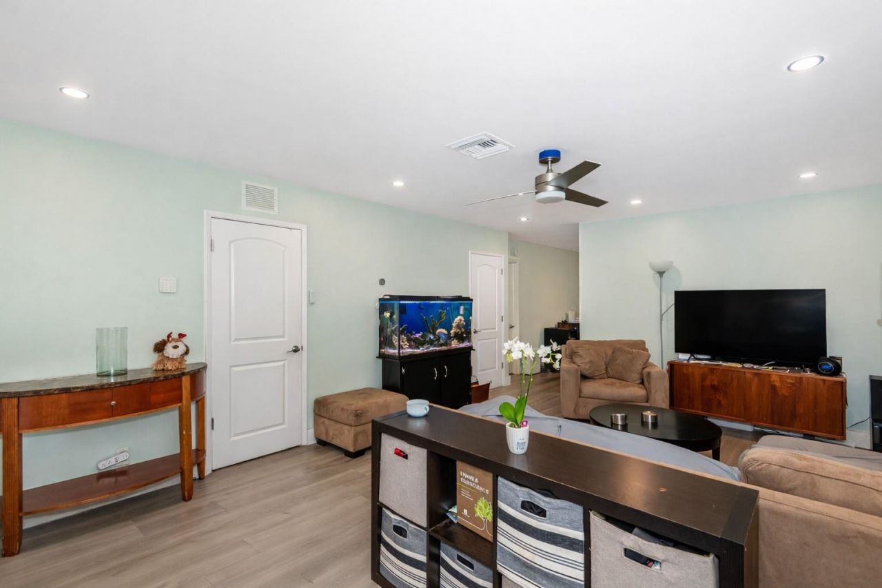 1425 NE 55th Street, Fort Lauderdale, FL 33334 Photo