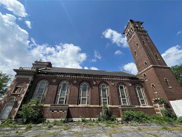 2035 Grand Avenue E, St Louis, MO 63107