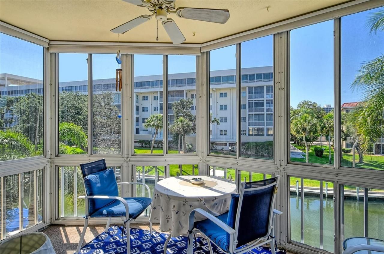 1300 N Portofino Drive, Unit 305, Sarasota, FL 34242 Photo