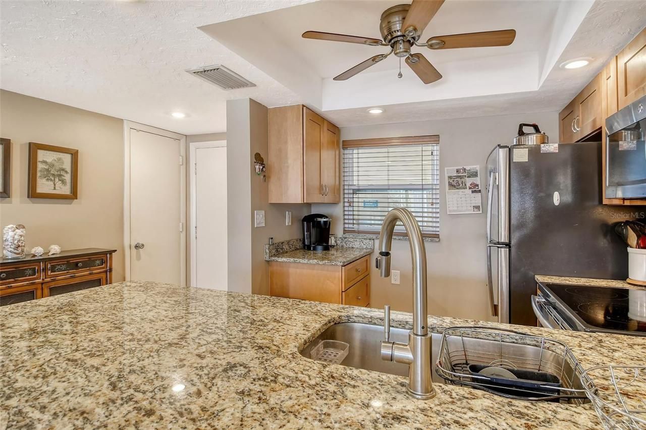 1300 N Portofino Drive, Unit 305, Sarasota, FL 34242 Photo