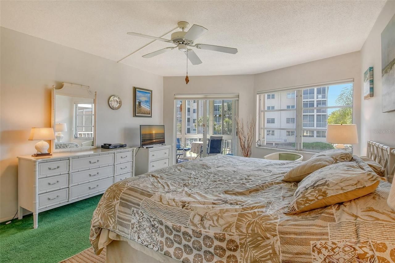 1300 N Portofino Drive, Unit 305, Sarasota, FL 34242 Photo