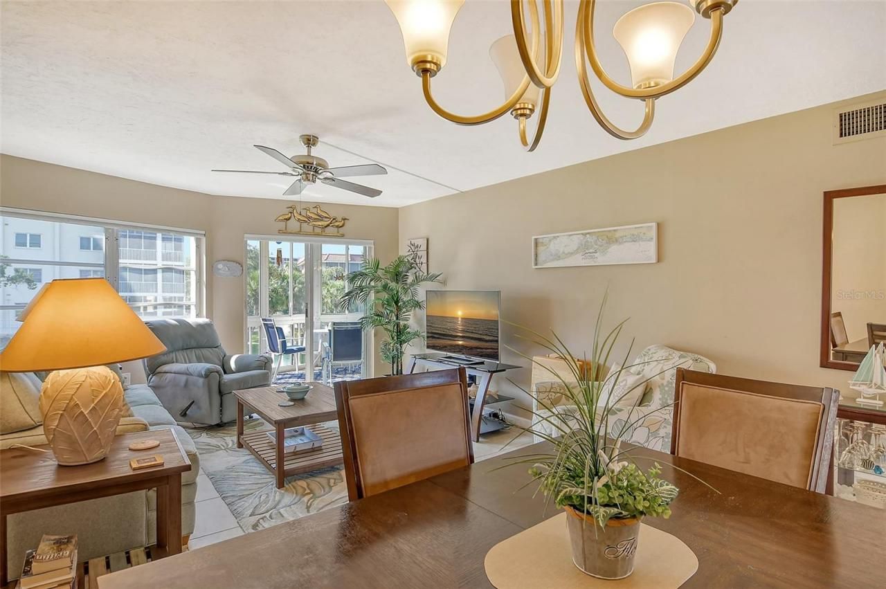 1300 N Portofino Drive, Unit 305, Sarasota, FL 34242 Photo