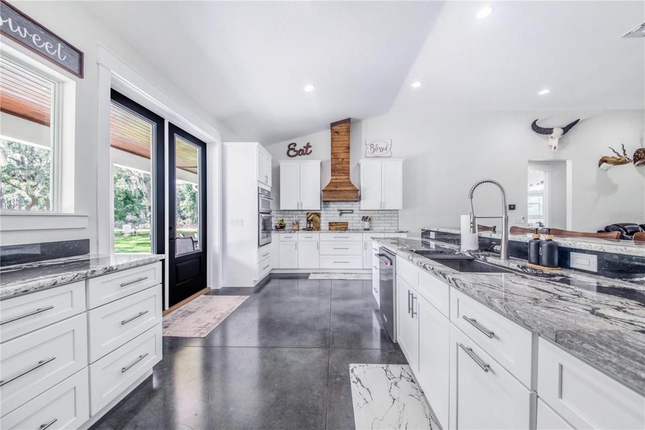 12510 Lake Hatchineha Road, Haines City, FL 33844 Photo