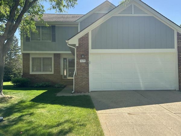 31179 Rolling Grove Drive, Novi, MI 48377