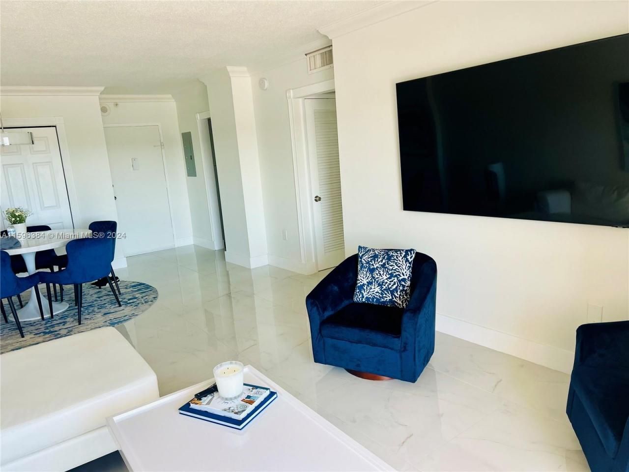 400 Kings Point Dr, Unit 307, Sunny Isles Beach, FL 33160 Photo