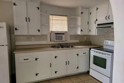 5814 Robinson Street photo 4