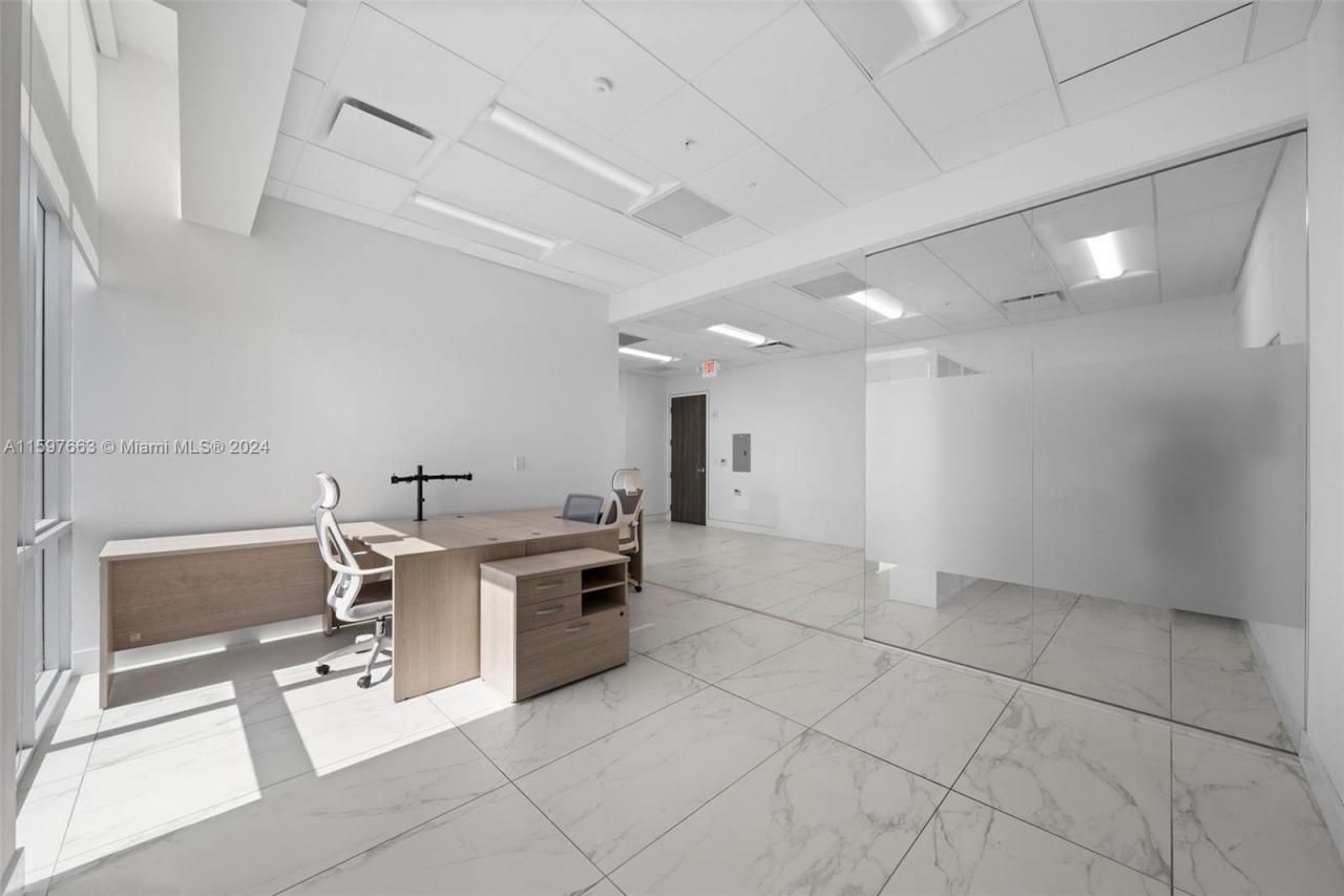 800 SE 4th Ave, Unit 817, Hallandale Beach, FL 33009 Photo