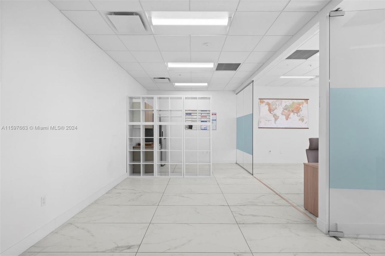 800 SE 4th Ave, Unit 817, Hallandale Beach, FL 33009 Photo