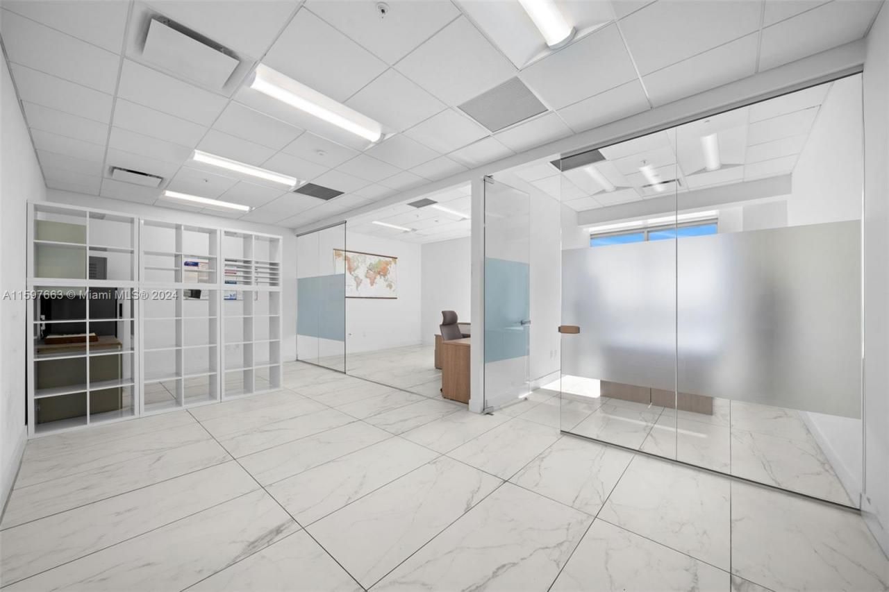 800 SE 4th Ave, Unit 817, Hallandale Beach, FL 33009 Photo