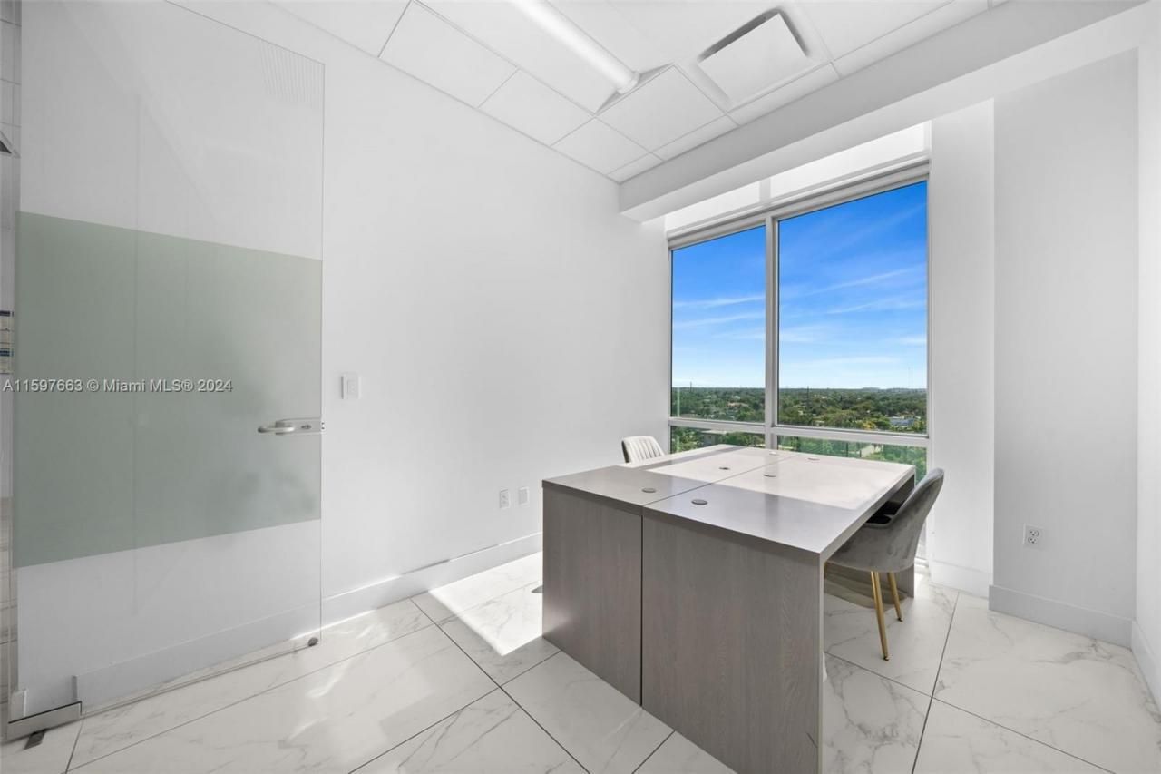 800 SE 4th Ave, Unit 817, Hallandale Beach, FL 33009 Photo