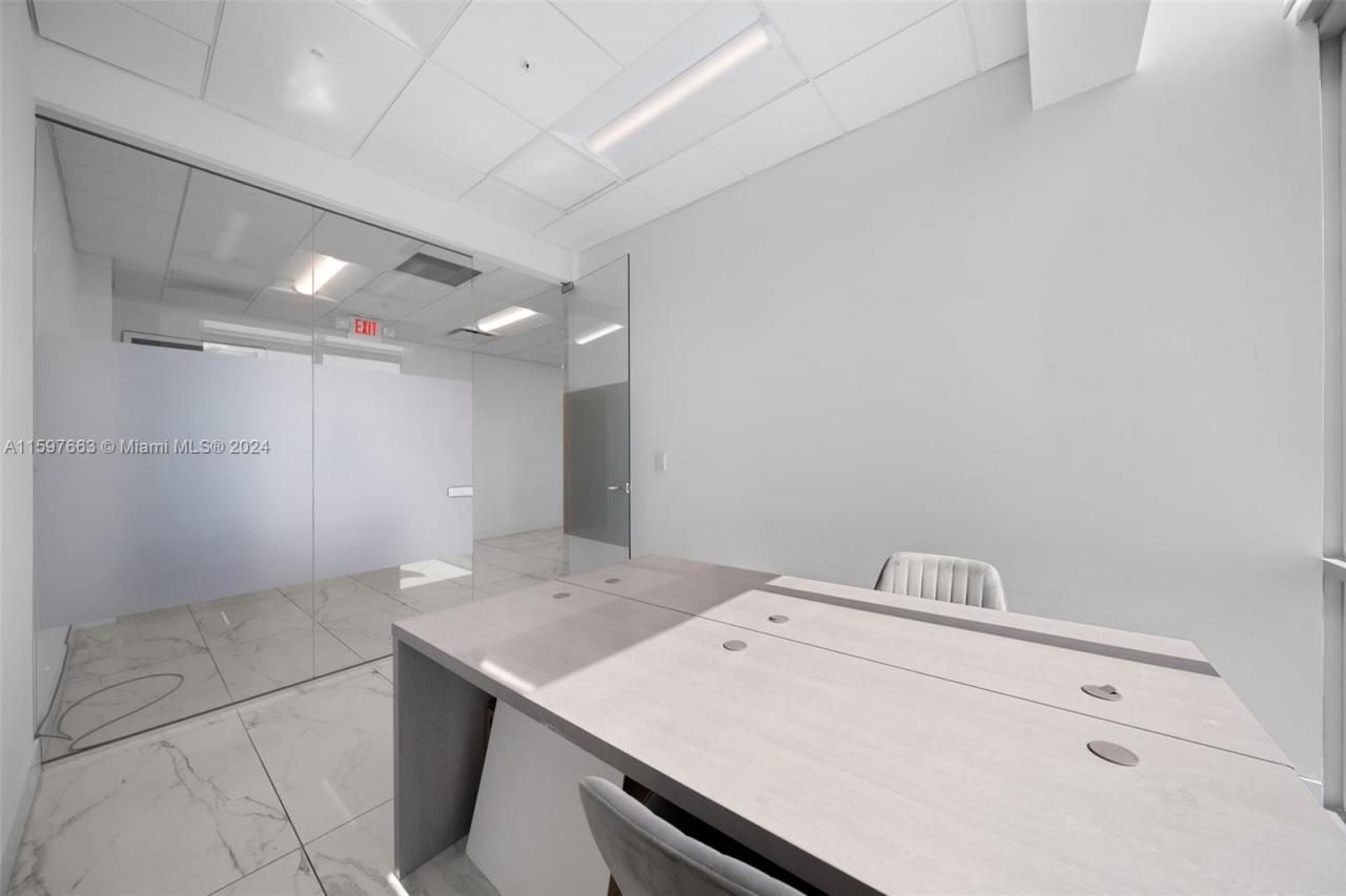 800 SE 4th Ave, Unit 817, Hallandale Beach, FL 33009 Photo