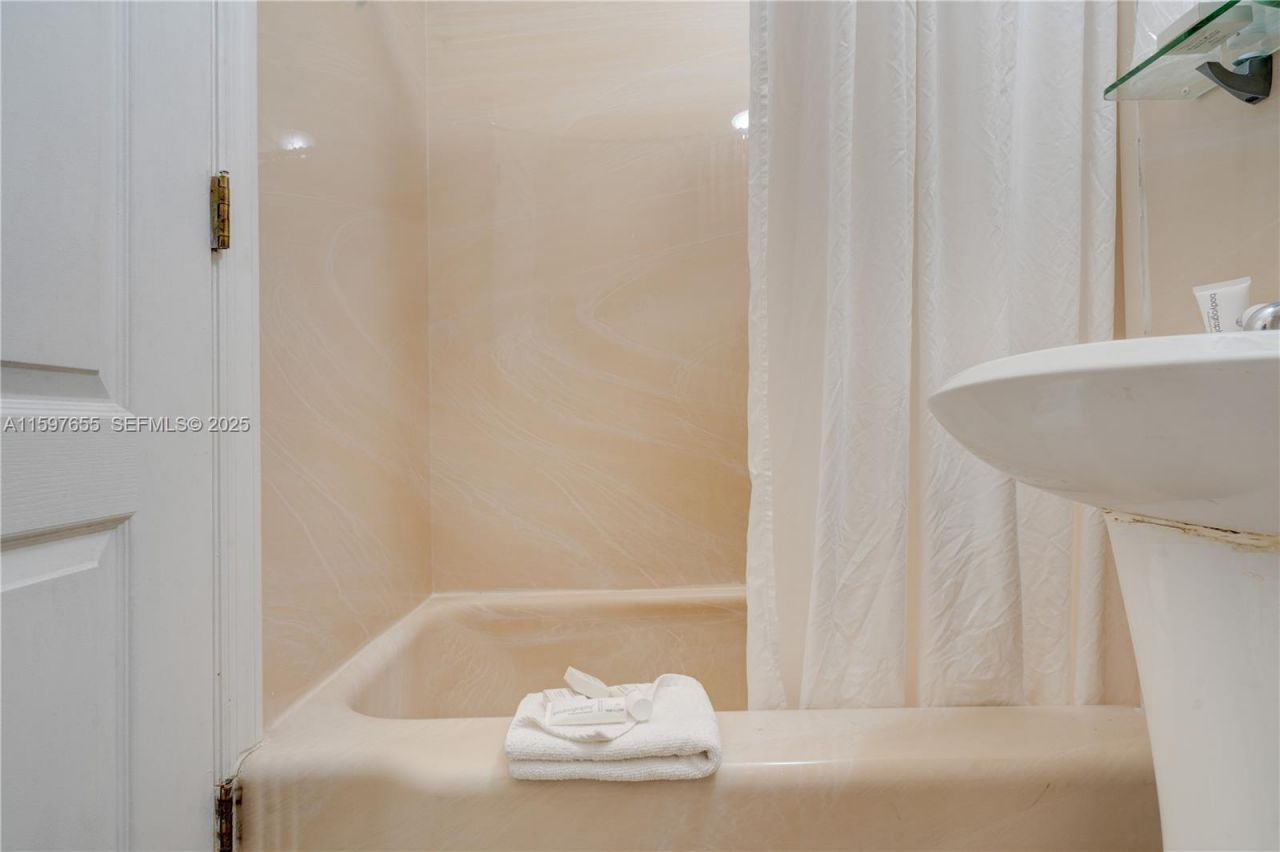 1680 E James Ave, Miami Beach, FL 33139 Photo