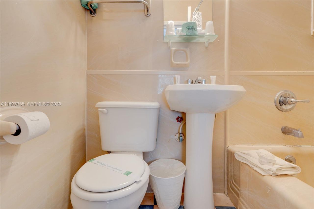 1680 E James Ave, Miami Beach, FL 33139 Photo