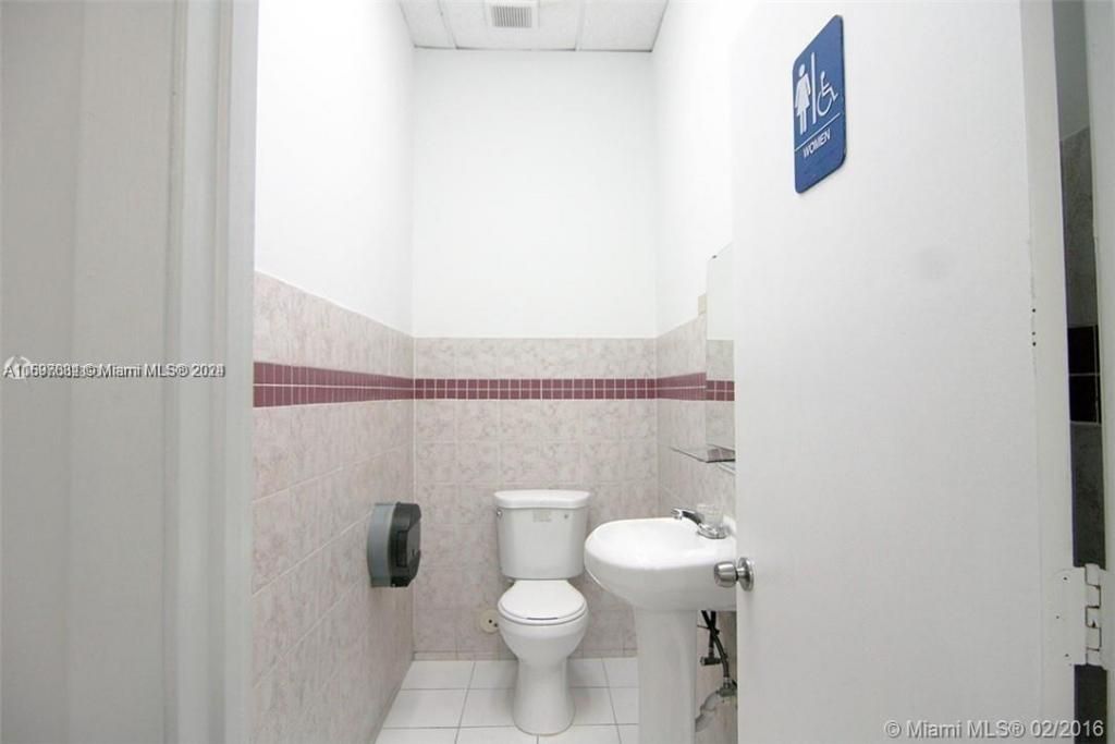 13499 Biscayne Blvd, Unit CU105, North Miami, FL 33181 Photo