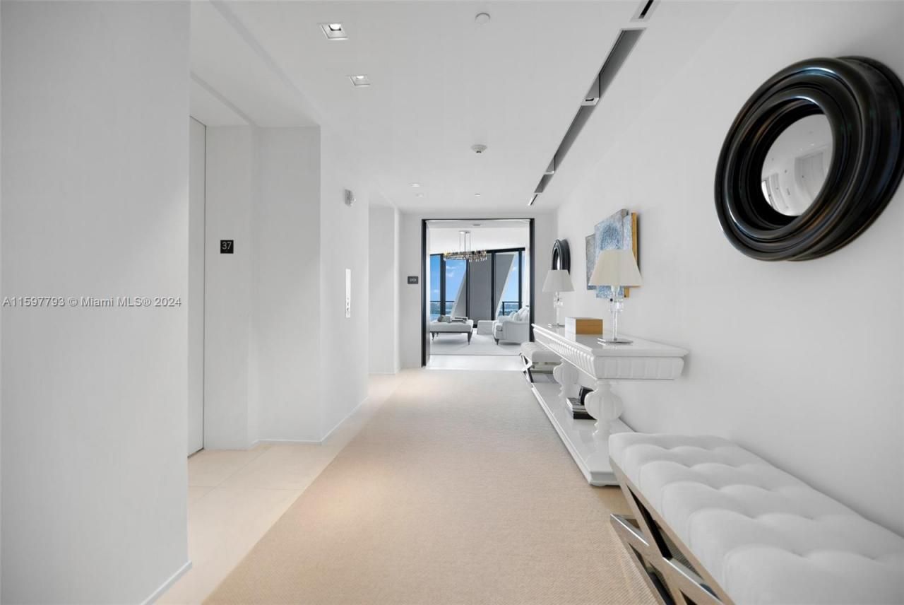 1000 Biscayne Blvd, Unit 3701, Miami, FL 33132 Photo