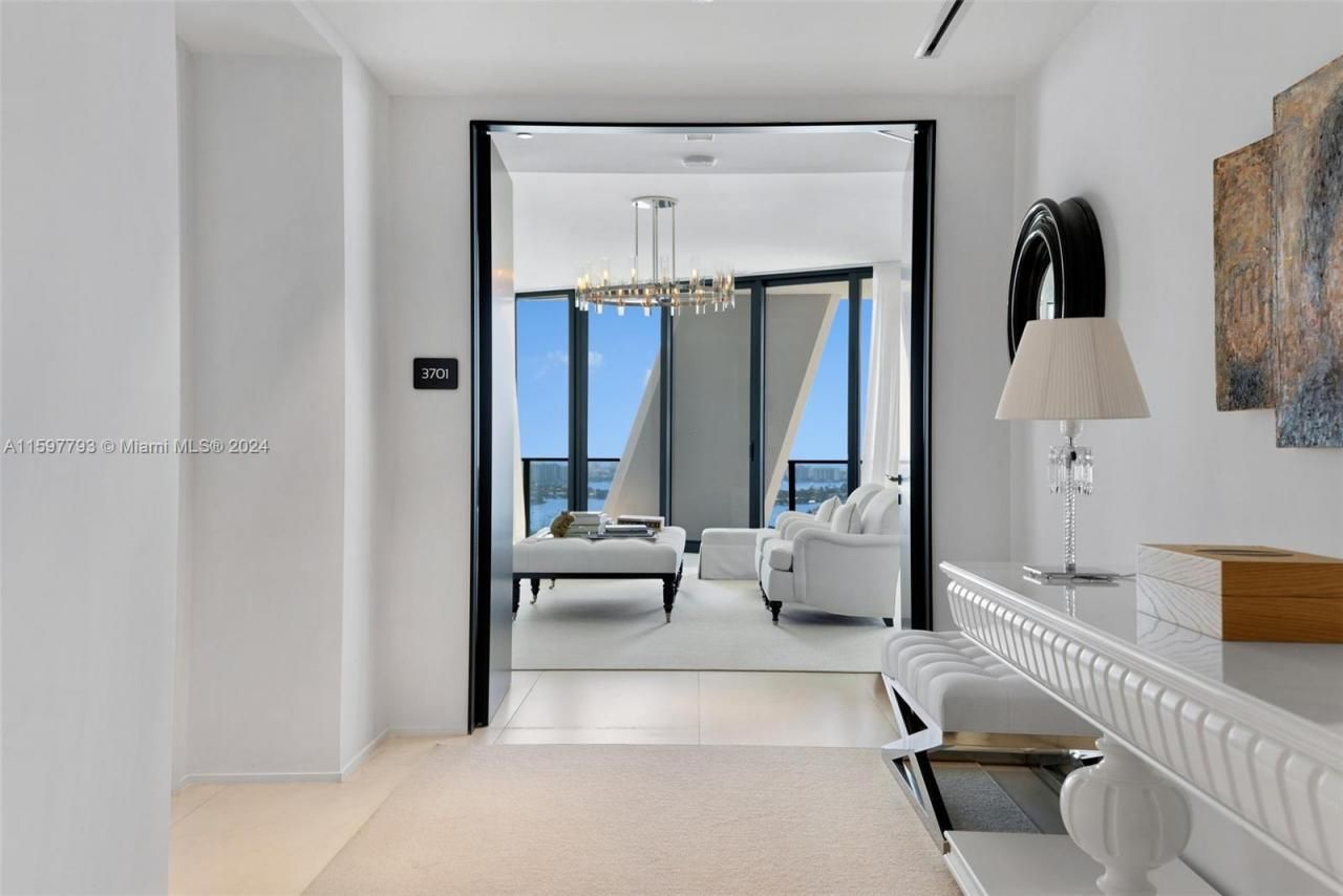 1000 Biscayne Blvd, Unit 3701, Miami, FL 33132 Photo