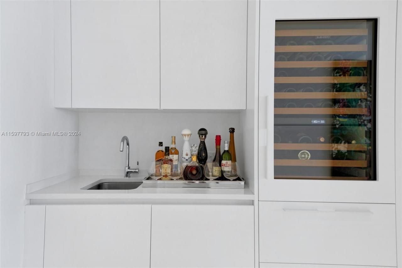 1000 Biscayne Blvd, Unit 3701, Miami, FL 33132 Photo