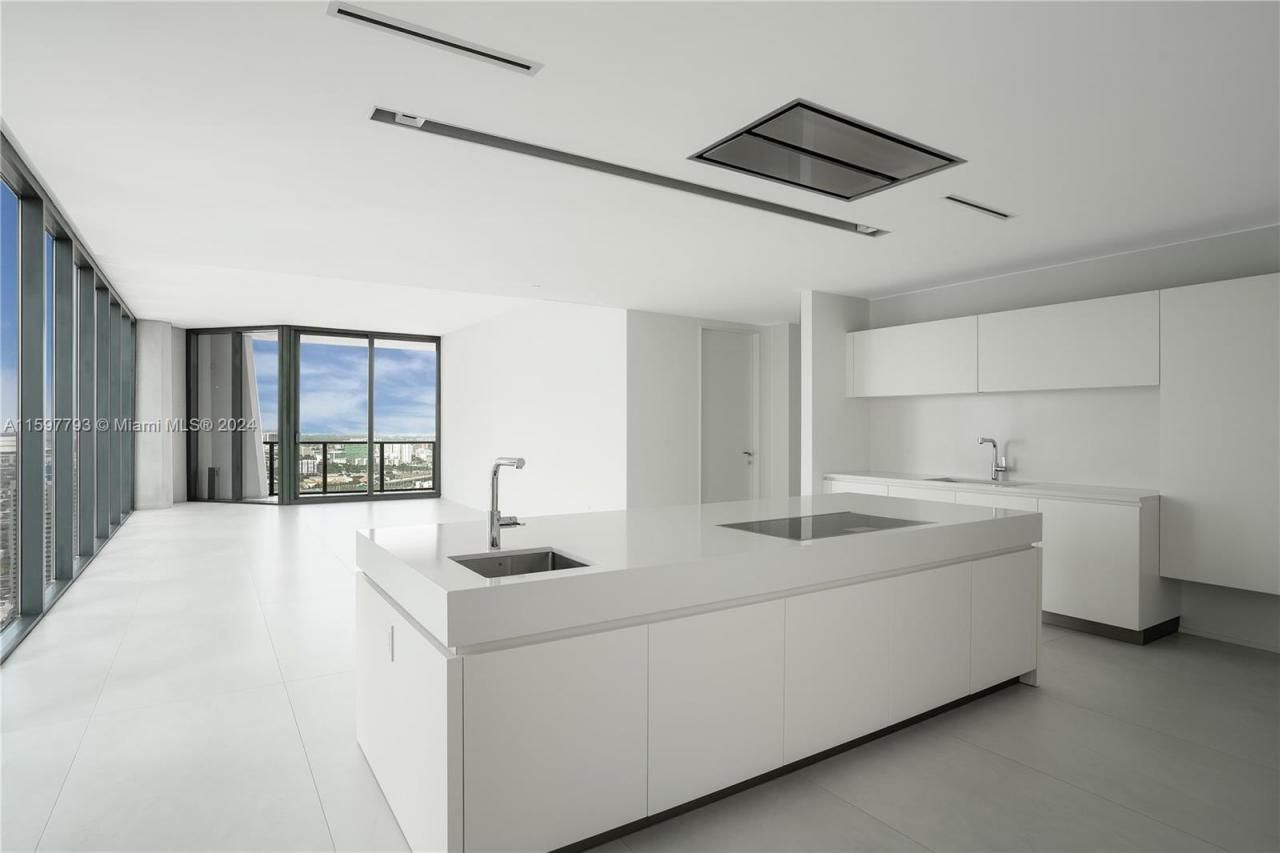 1000 Biscayne Blvd, Unit 3701, Miami, FL 33132 Photo