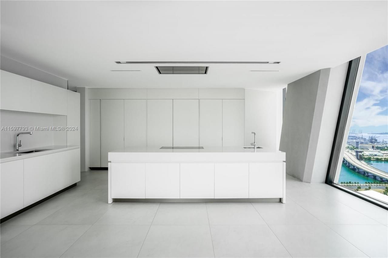 1000 Biscayne Blvd, Unit 3701, Miami, FL 33132 Photo