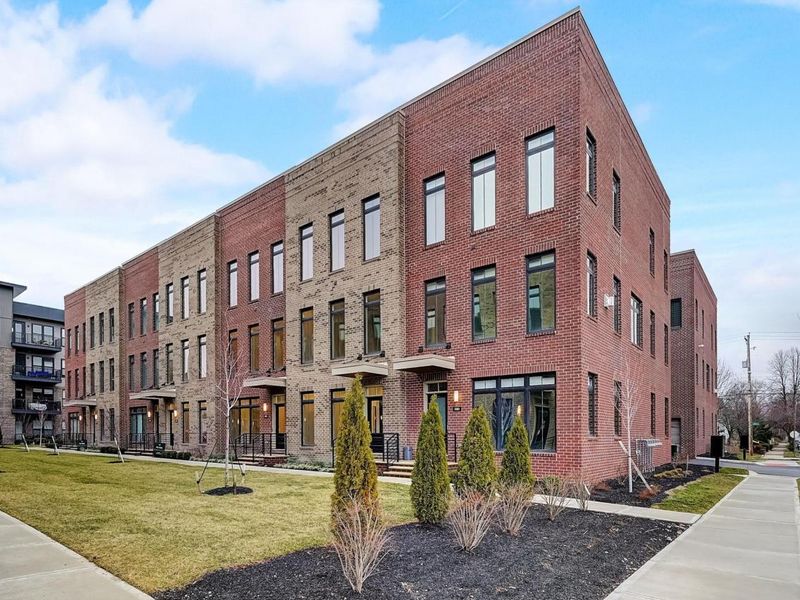 516 Riverfront Lane, Columbus, OH 43201 Photo 2