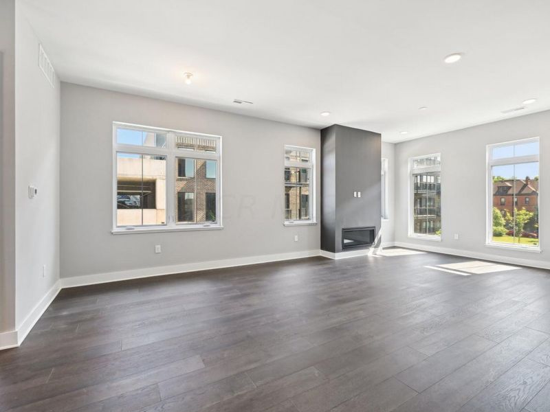 516 Riverfront Lane, Columbus, OH 43201 Photo 9