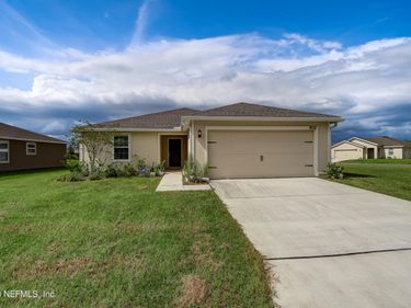 8521 LAKE GEORGE Circle W, Macclenny, FL 32063