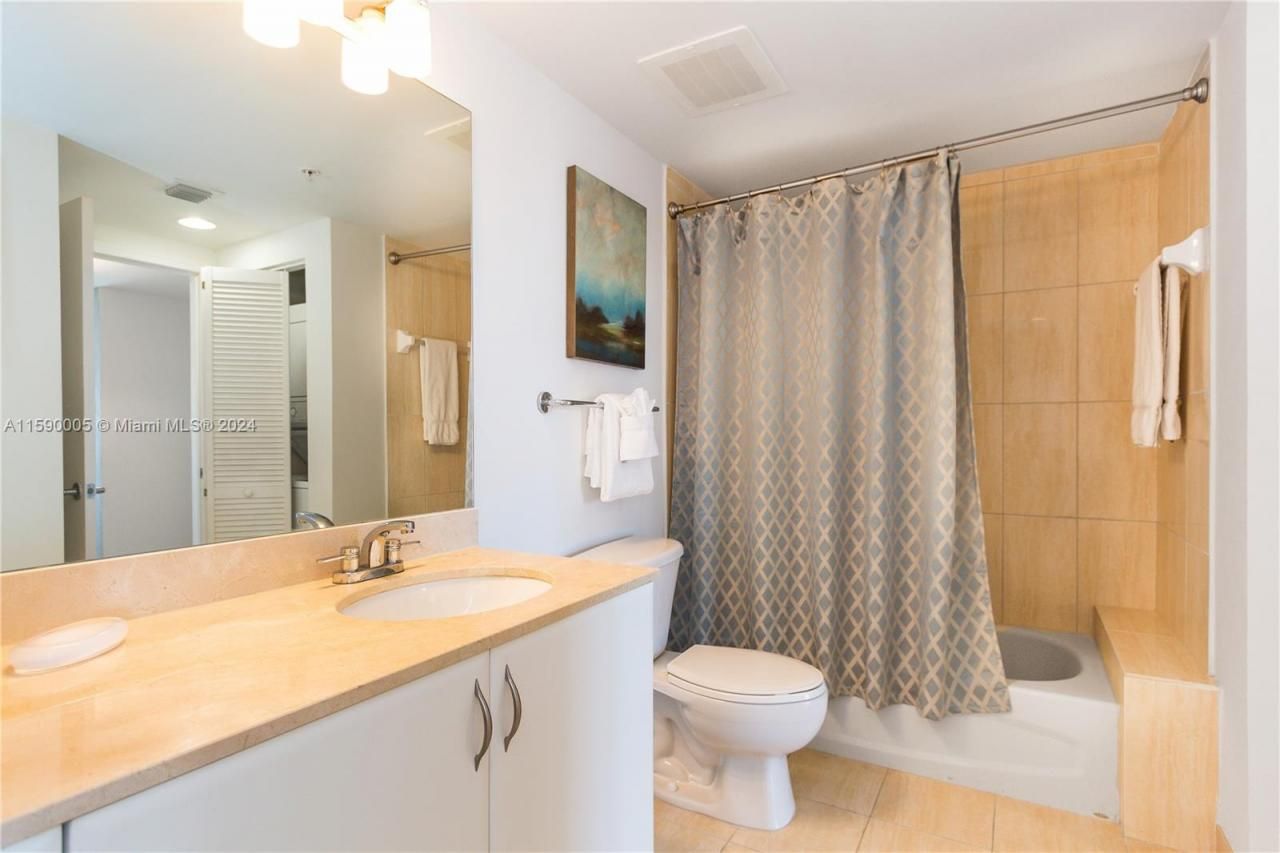 1750 N Bayshore Dr, Unit 3512, Miami, FL 33132 Photo