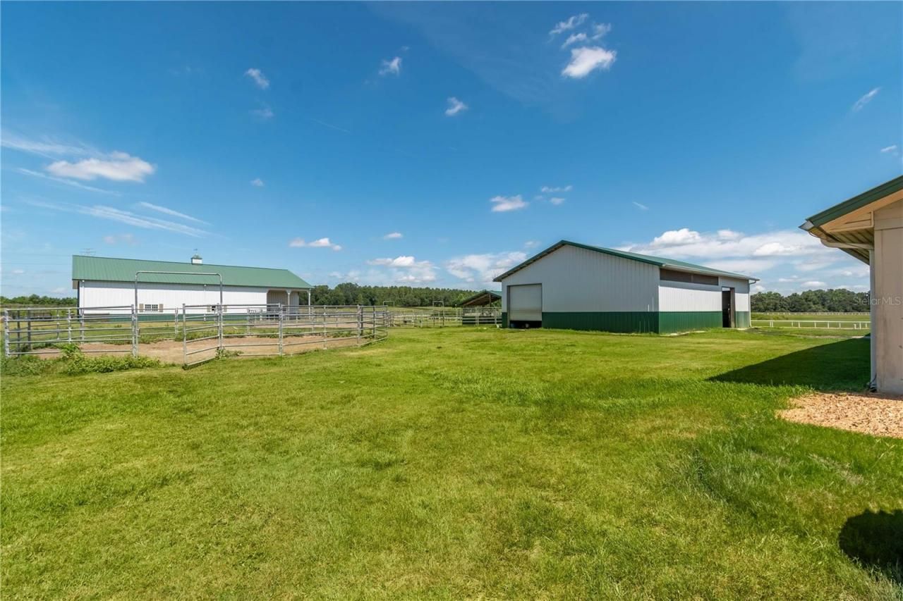 12520 NW 160th Street, Reddick, FL 32686 Photo