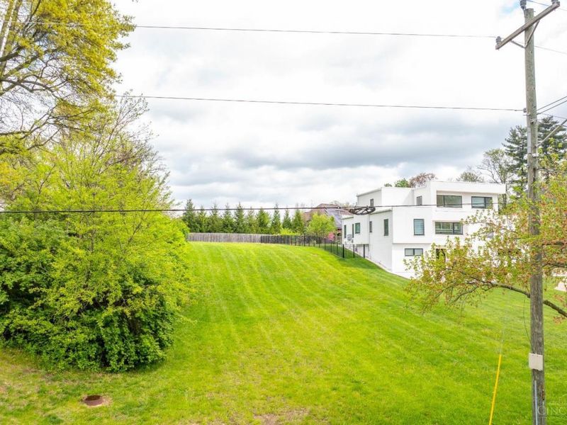 3008 Erie Avenue, Cincinnati, OH 45208 Photo 7