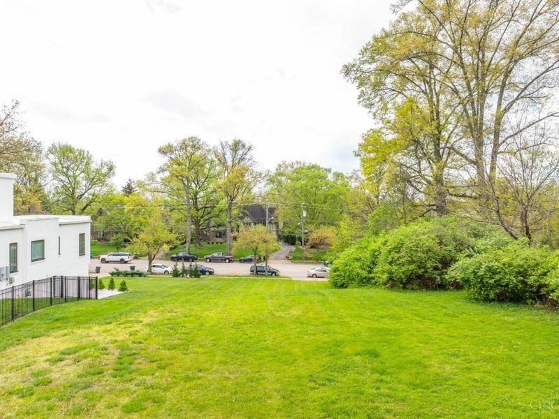 3008 Erie Avenue, Cincinnati, OH 45208 Photo 8