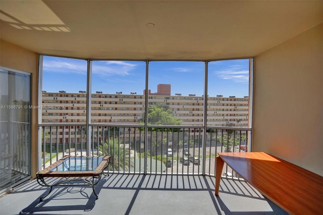 1770 NE 191st St, Unit 716-1, Miami, FL 33179 Photo