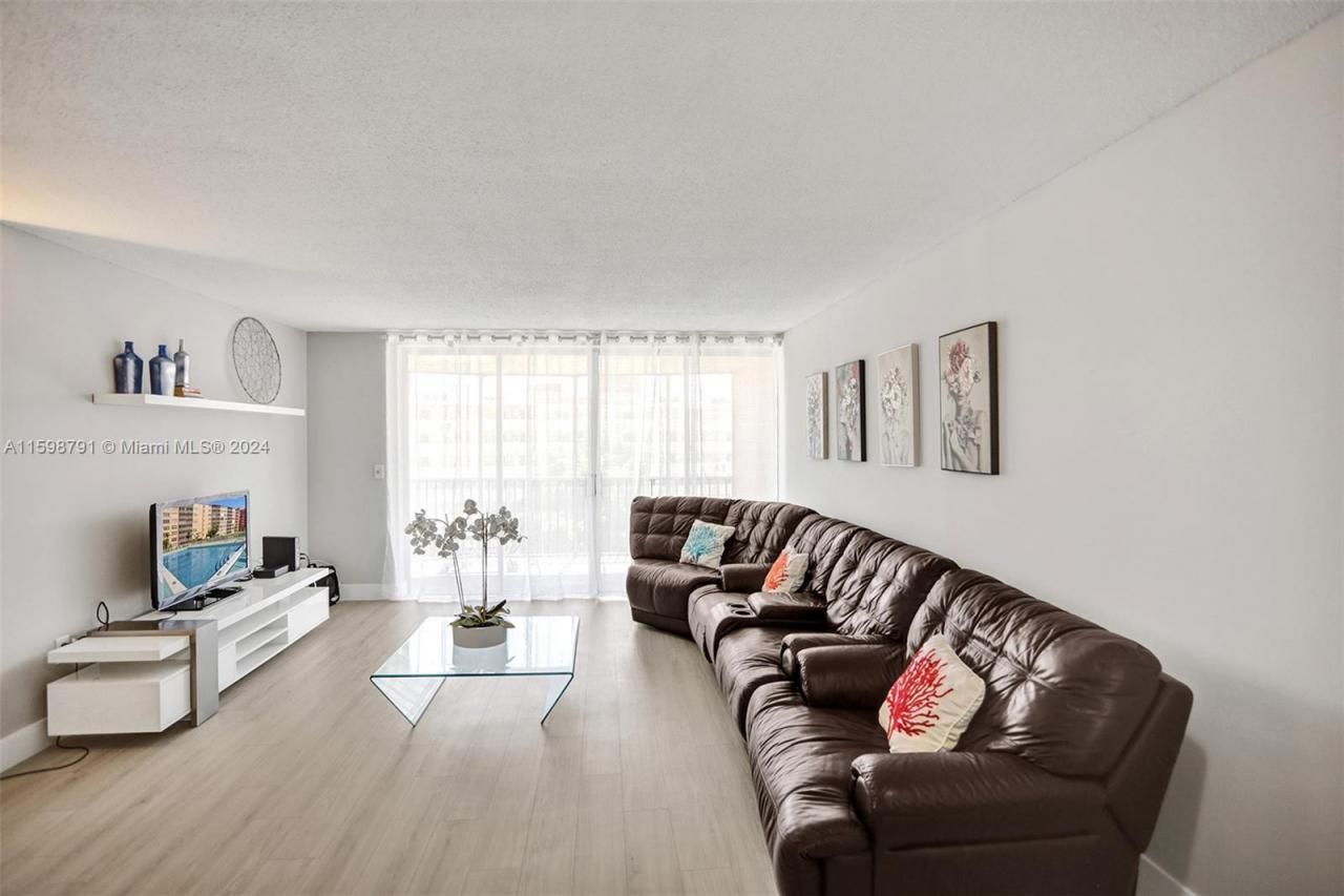 1770 NE 191st St, Unit 716-1, Miami, FL 33179 Photo