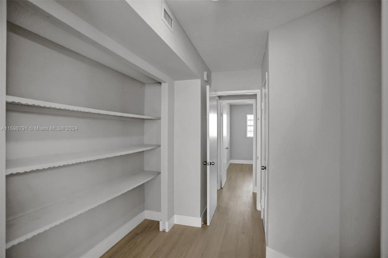 1770 NE 191st St, Unit 716-1, Miami, FL 33179 Photo