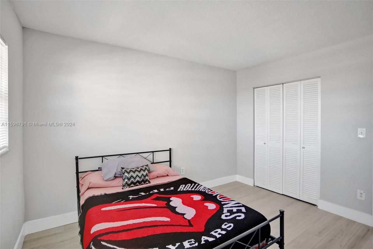 1770 NE 191st St, Unit 716-1, Miami, FL 33179 Photo