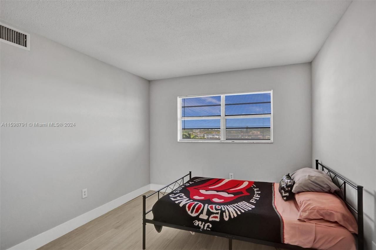 1770 NE 191st St, Unit 716-1, Miami, FL 33179 Photo