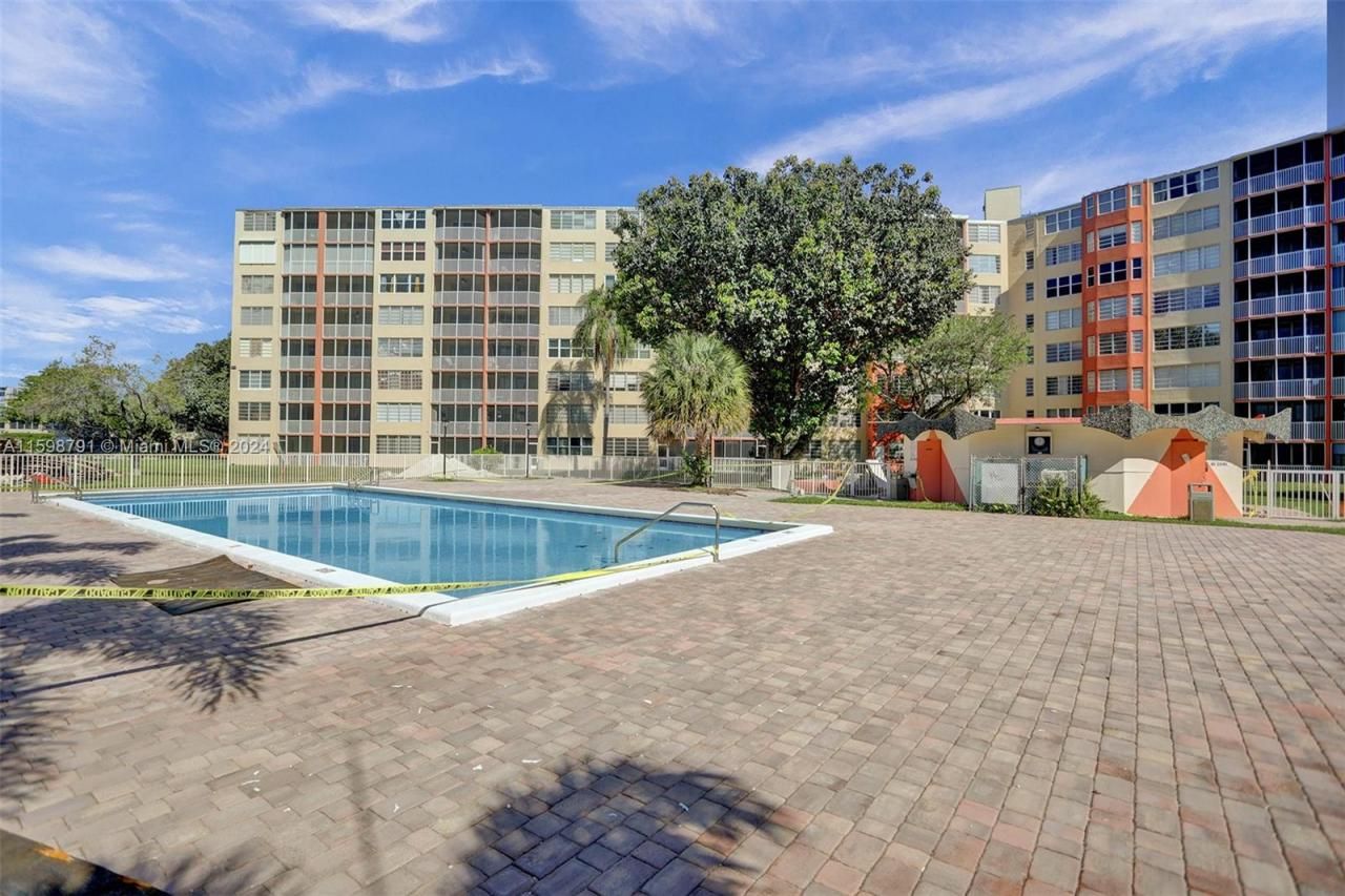 1770 NE 191st St, Unit 716-1, Miami, FL 33179 Photo