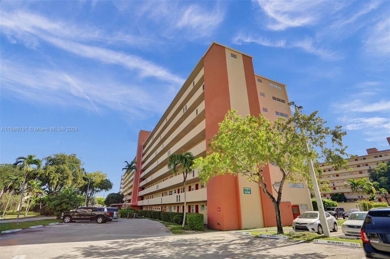 1770 NE 191st St, Unit 716-1, Miami, FL 33179 Photo