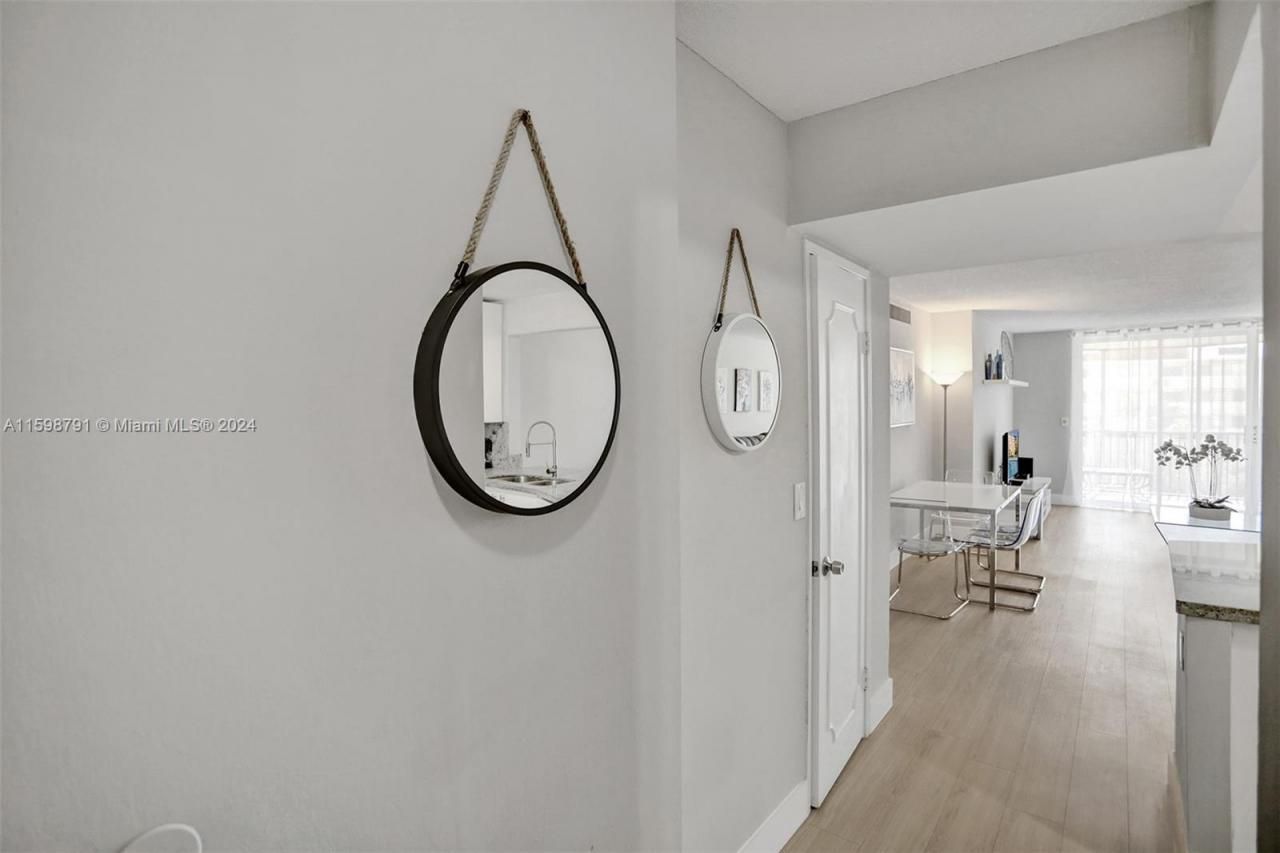 1770 NE 191st St, Unit 716-1, Miami, FL 33179 Photo